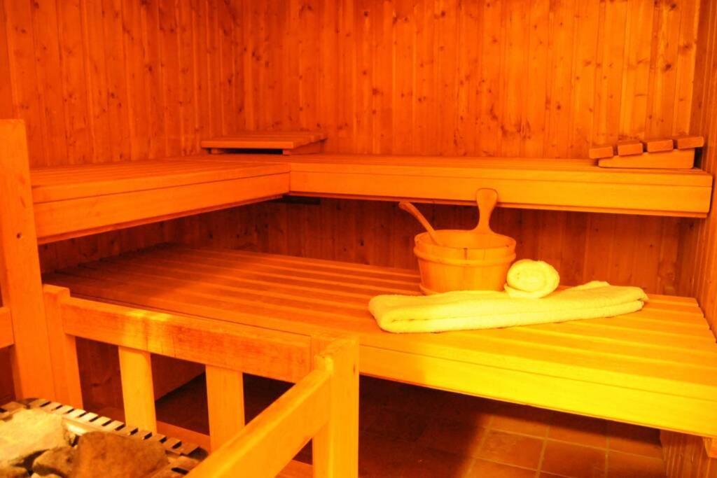 Gemuetliche Wohnung Unter Reet Mit Pool Und Sauna In Кайтум Экстерьер фото