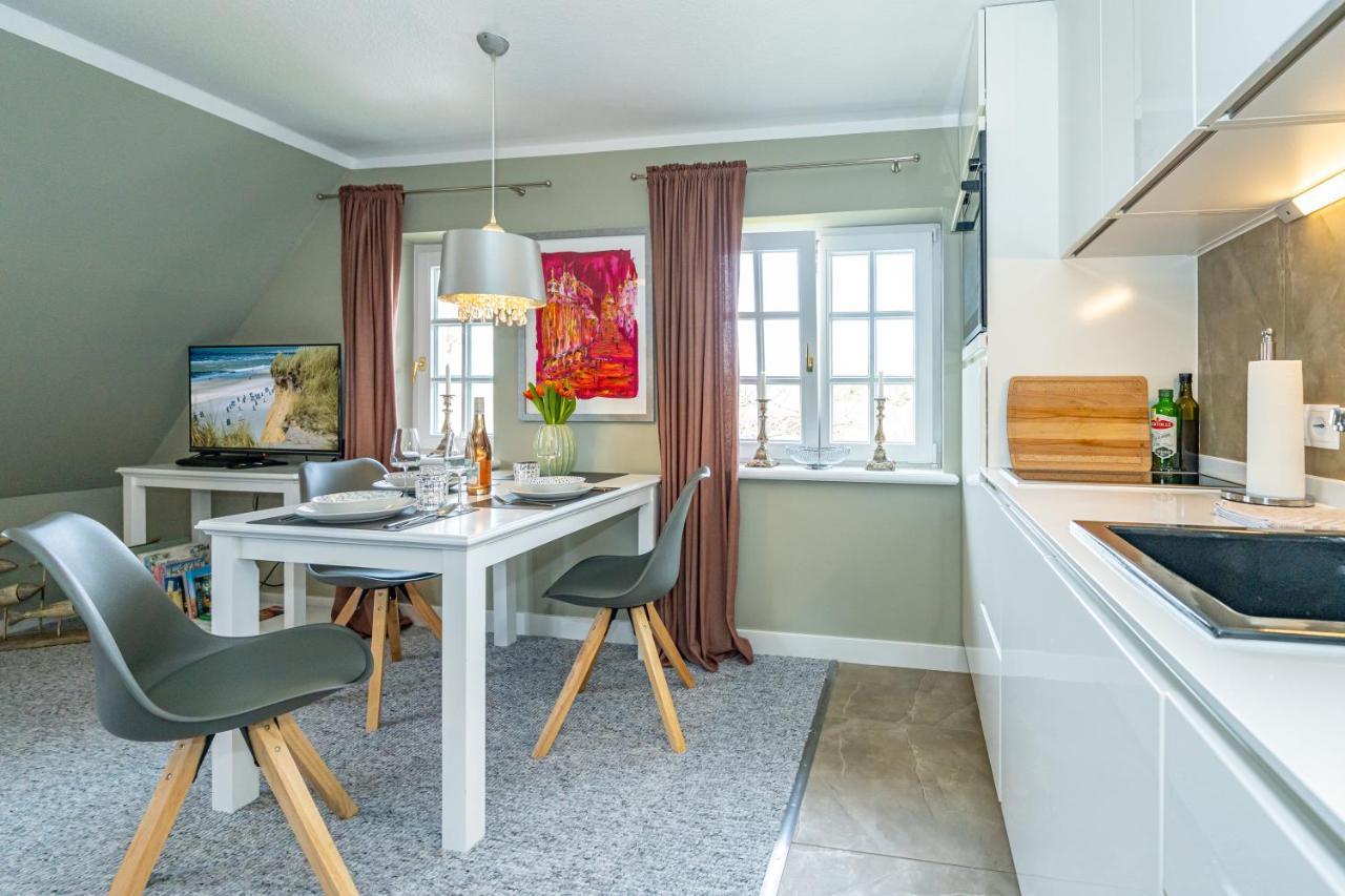 Gemuetliche Wohnung Unter Reet Mit Pool Und Sauna In Кайтум Экстерьер фото